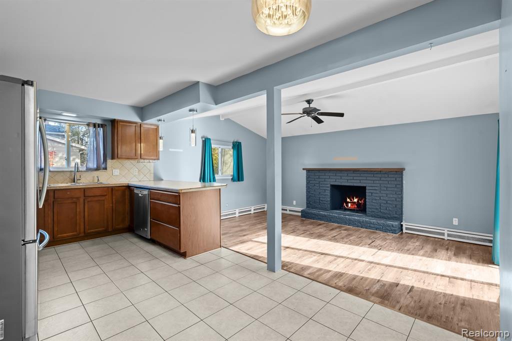 2716 Raven Glass Road Waterford, MI 48329 - Photo 6 of 31 Gallery Image 6