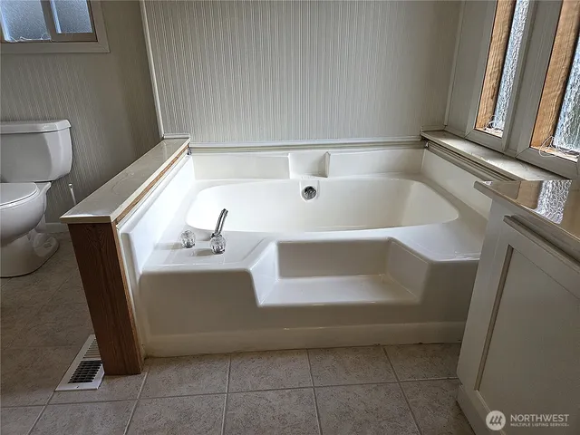 $69,900 | 1121 244th Street Southwest, Unit 11, Bothell, WA 98021