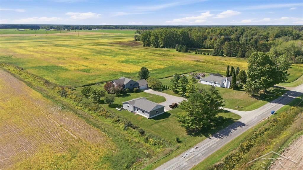 322 East Baker Road Hope, MI 48628 - Photo 4 of 37 Gallery Image 4