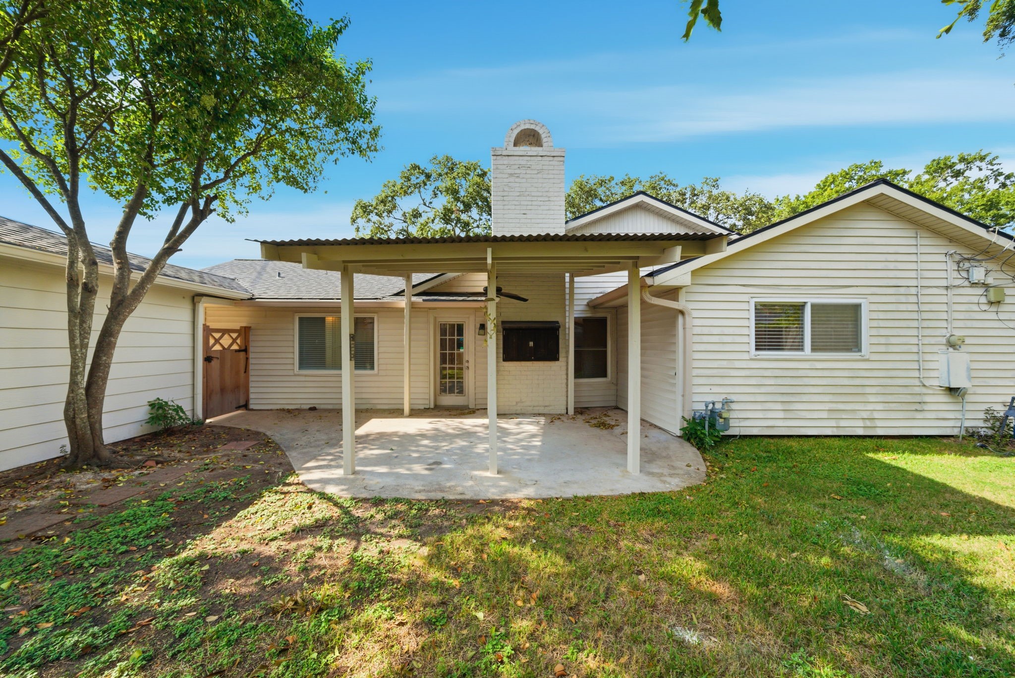 2502 Hollow Hook Road Houston, TX 77080 - Photo 33 of 35 a view of a house with a yard