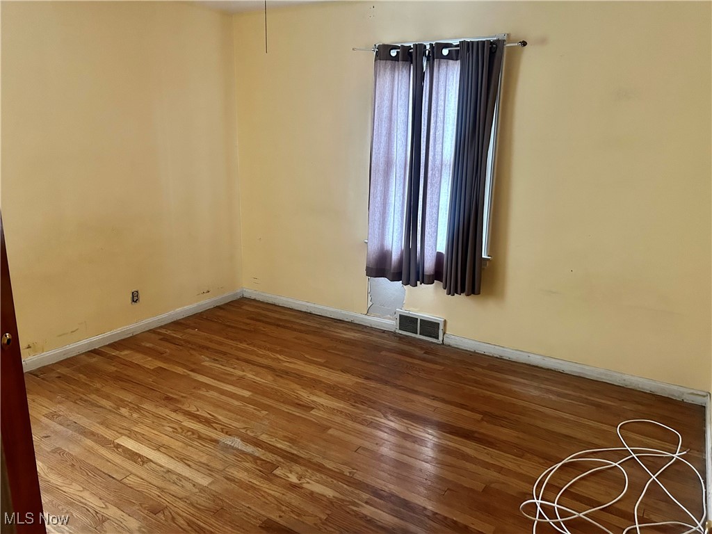 4094 Wilmington Road Cleveland, OH 44121 - Photo 7 of 14