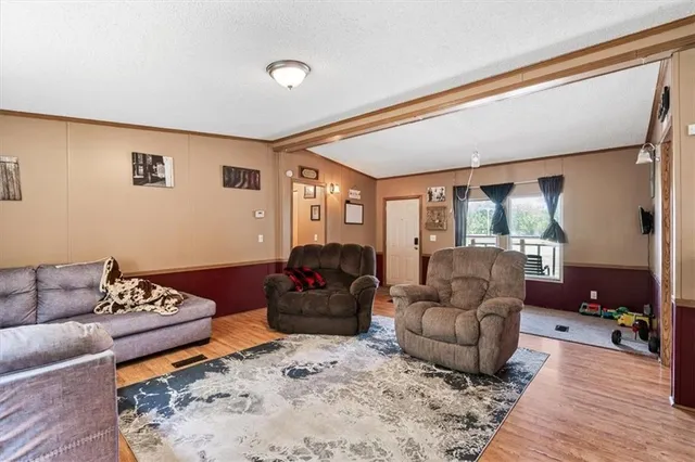 $160,000 | 415 1st Street, LeRoy, KS 66857