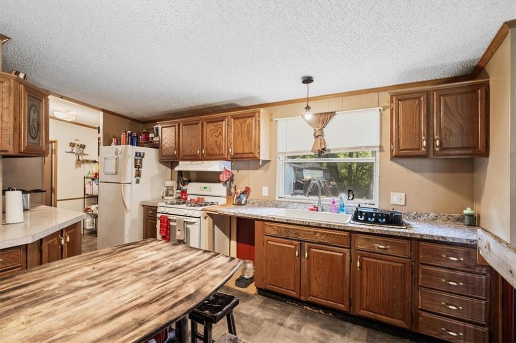 415 1st Street LeRoy, KS 66857 - Photo 17 of 35