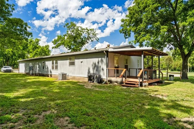 $160,000 | 415 1st Street, LeRoy, KS 66857