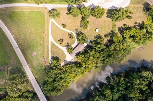 $160,000 | 415 1st Street, LeRoy, KS 66857