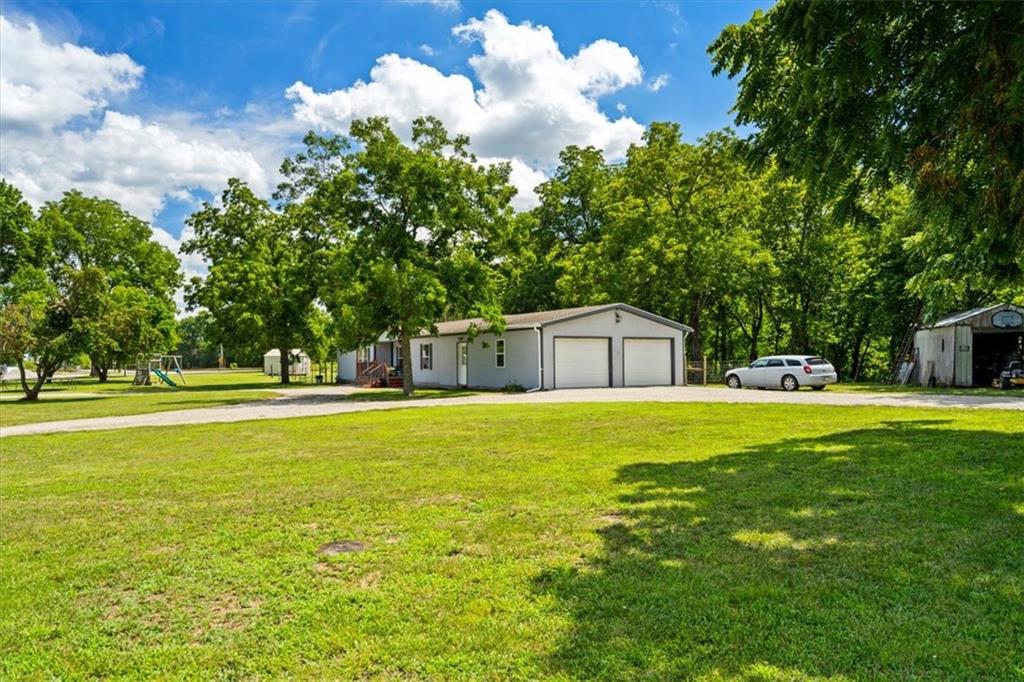 415 1st Street LeRoy, KS 66857 - Photo 5 of 35