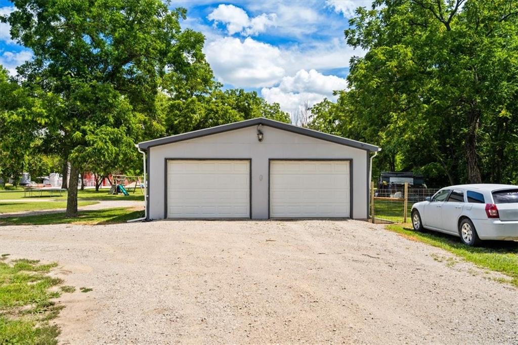 415 1st Street LeRoy, KS 66857 - Photo 6 of 35
