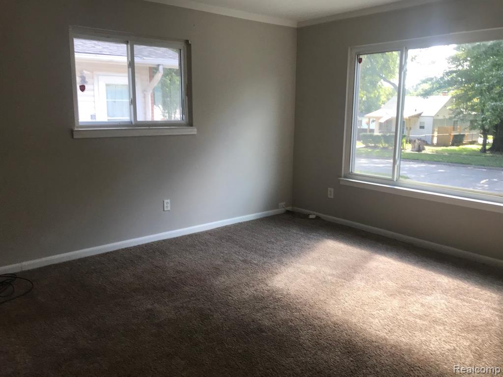 25718 Hanover Street Dearborn Heights, MI 48125 - Photo 4 of 10