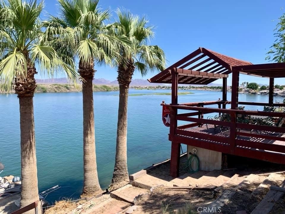 5120 Colorado River Road Blythe, CA 92225 - Photo 22 of 57 Walkway down to the dock and river