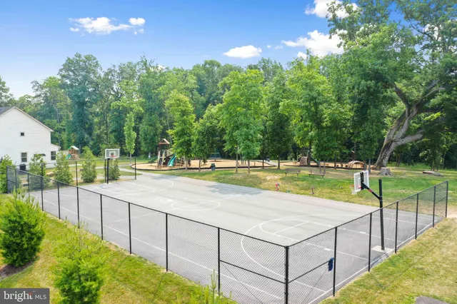 $2,300 | 5723 Meadowood Street, Unit 202, New Market, MD 21774