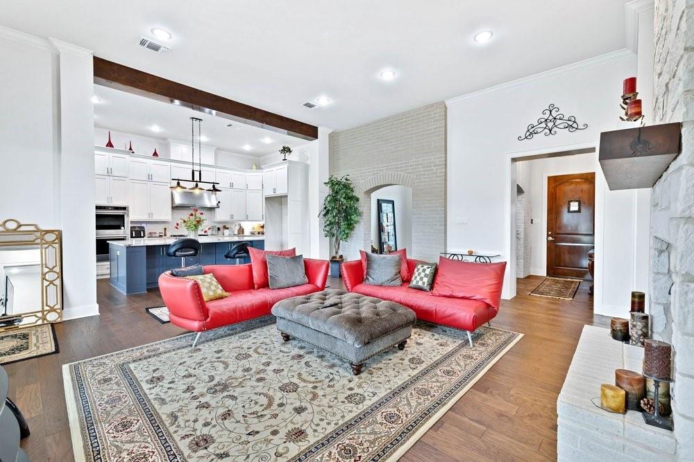 580 County Road 3422 Wills Point, TX 75169 - Photo 14 of 38 a living room with furniture and a couch