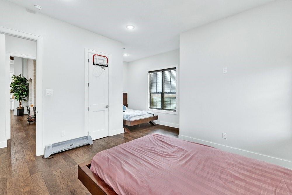 580 County Road 3422 Wills Point, TX 75169 - Photo 28 of 38 a bedroom with a bed and a view of bedroom