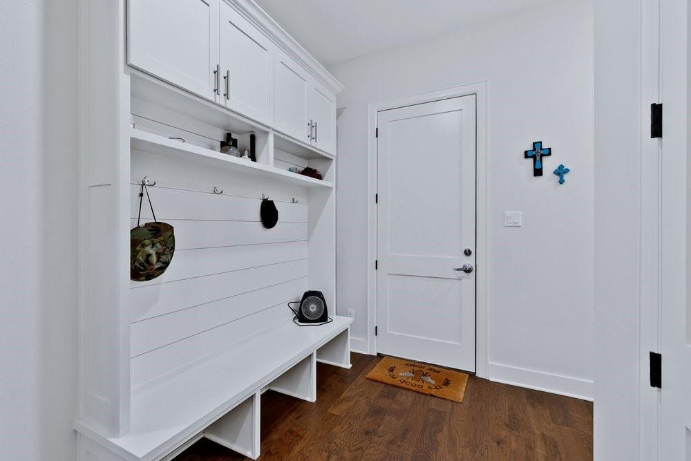 580 County Road 3422 Wills Point, TX 75169 - Photo 34 of 38 a view of an entryway with cabinets