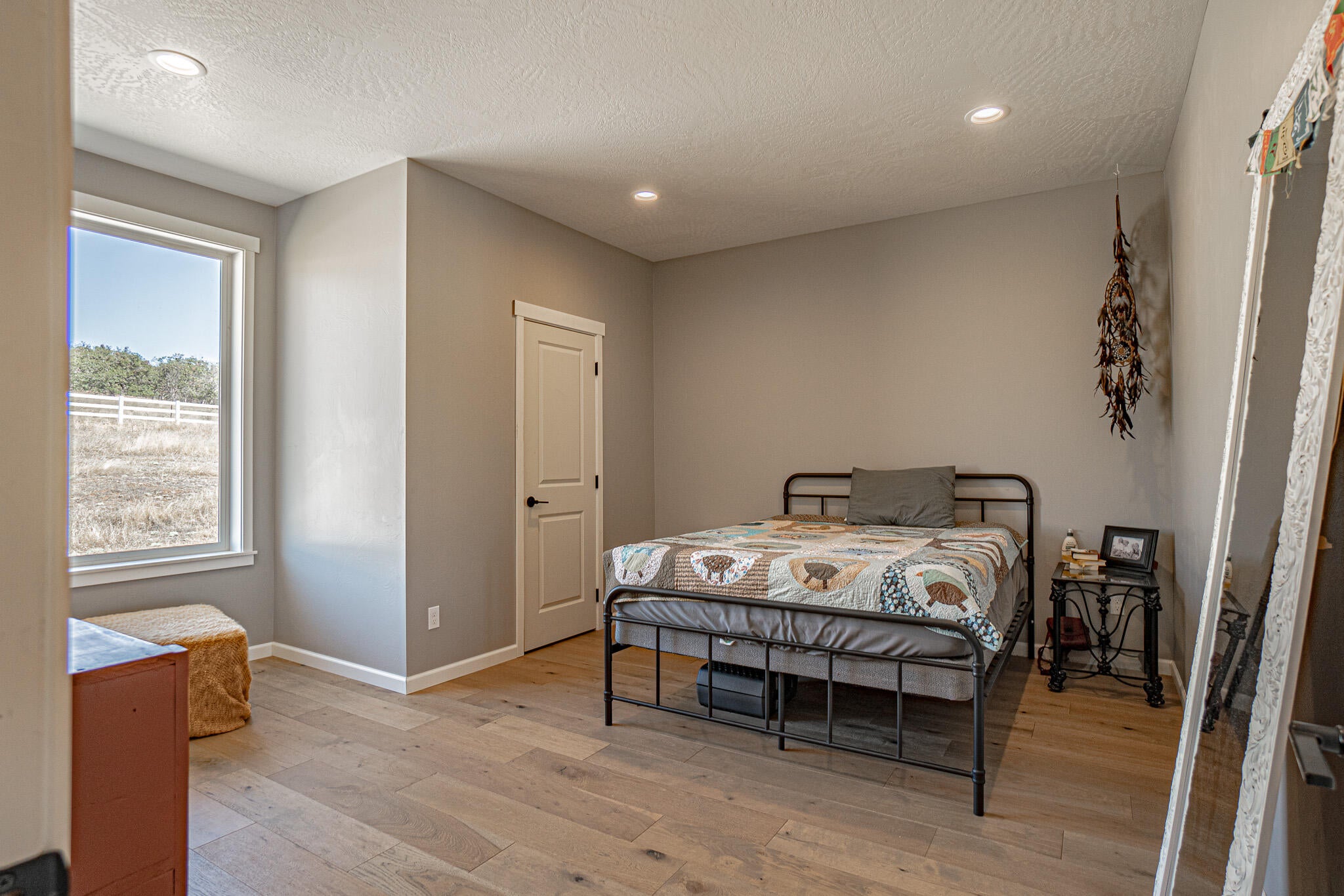 3808 Willow Springs Road Central Point, OR 97502 - Photo 18 of 27 DSC06127-HDR