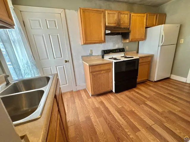 $67,500 | 1220 Southwest Harvey Place, Topeka, KS 66606