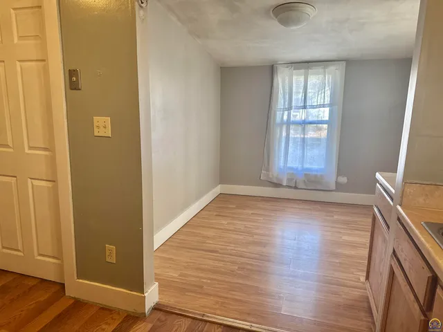 $67,500 | 1220 Southwest Harvey Place, Topeka, KS 66606