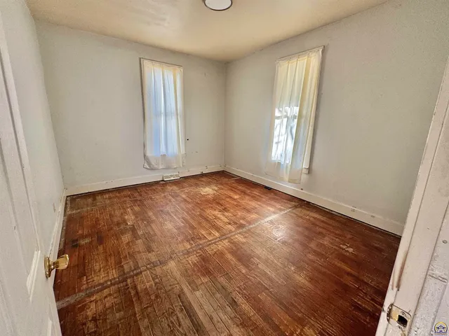 $67,500 | 1220 Southwest Harvey Place, Topeka, KS 66606