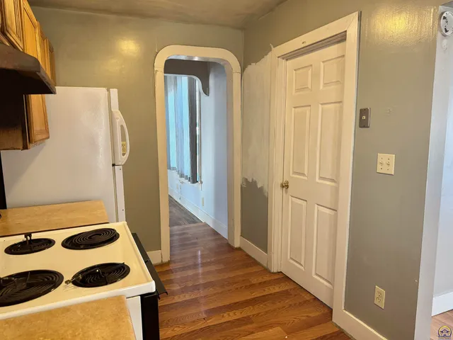 $67,500 | 1220 Southwest Harvey Place, Topeka, KS 66606