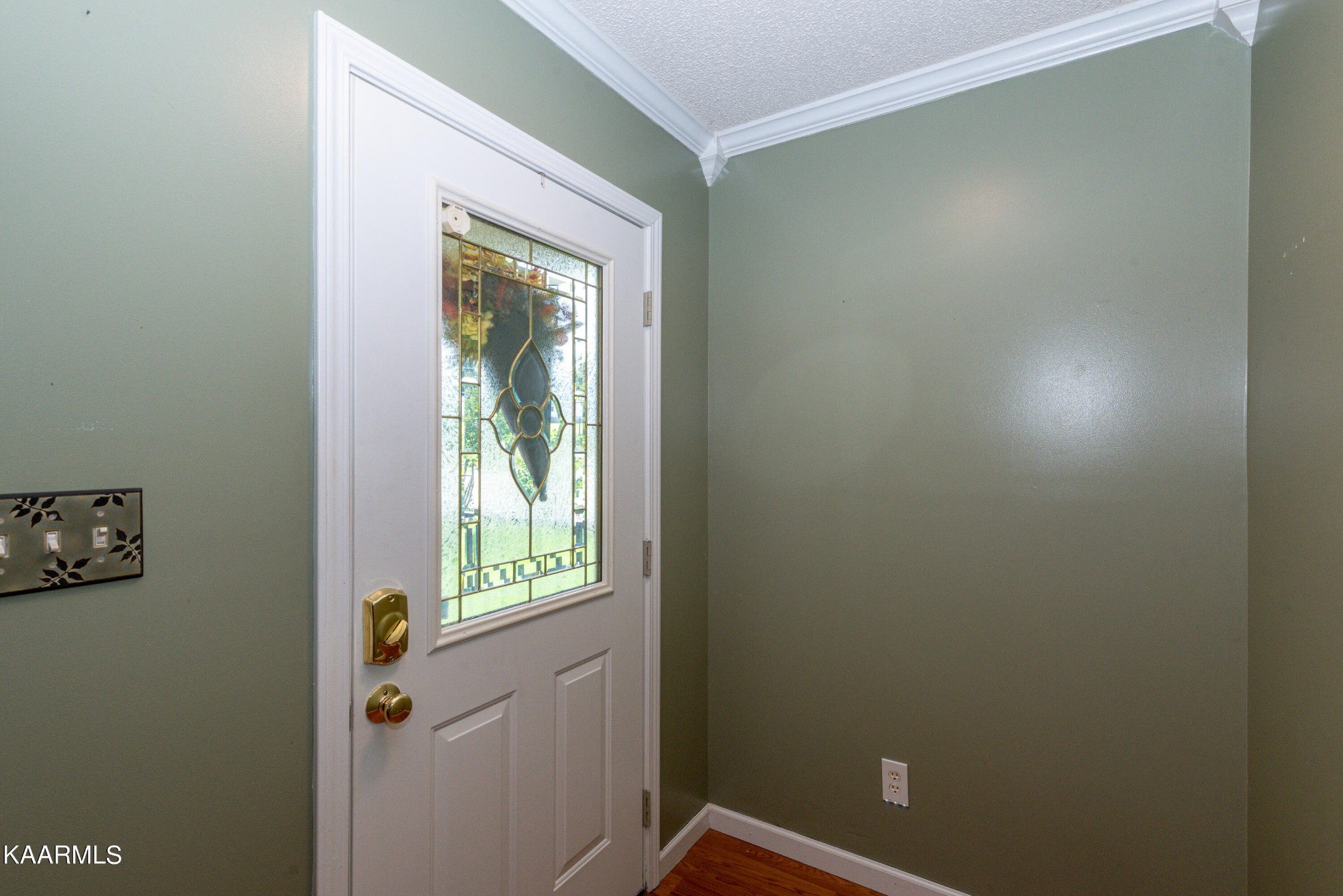 1613 Sevierville Road Maryville, TN 37804 - Photo 13 of 50 a small space with a window