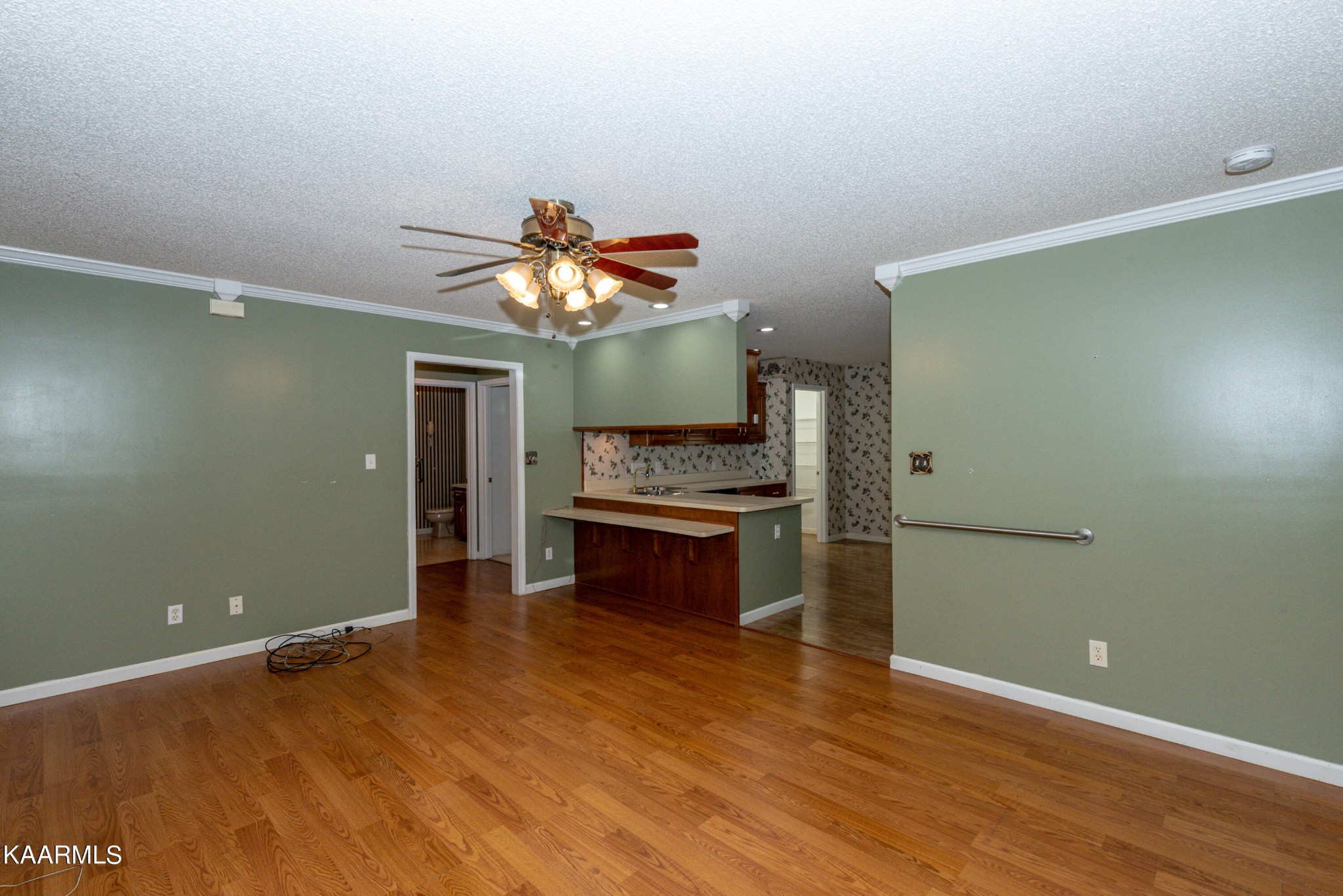 1613 Sevierville Road Maryville, TN 37804 - Photo 16 of 50 a view of kitchen and utility room