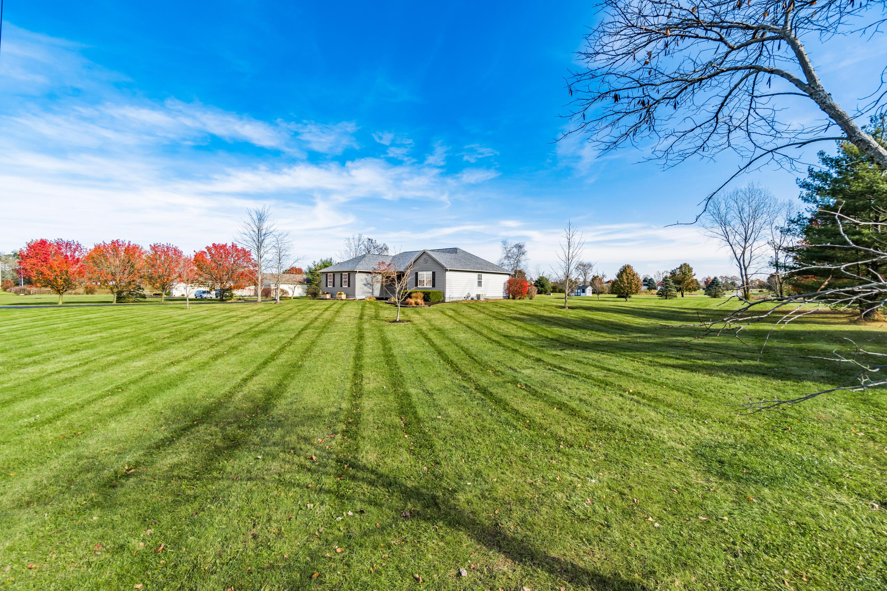 2843 Summit Road Southwest Pataskala, OH 43062 - Photo 54 of 54 View of the front yard looking in