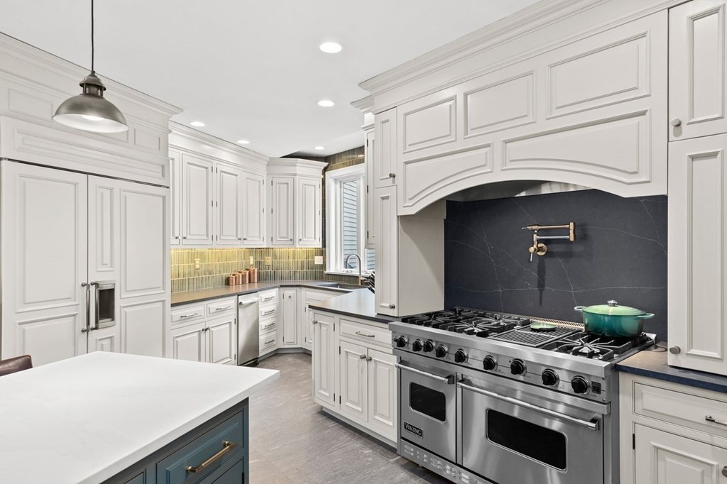 4 Clapp Brook Road Norwell, MA 02061 - Photo 3 of 42 Gallery Image 3