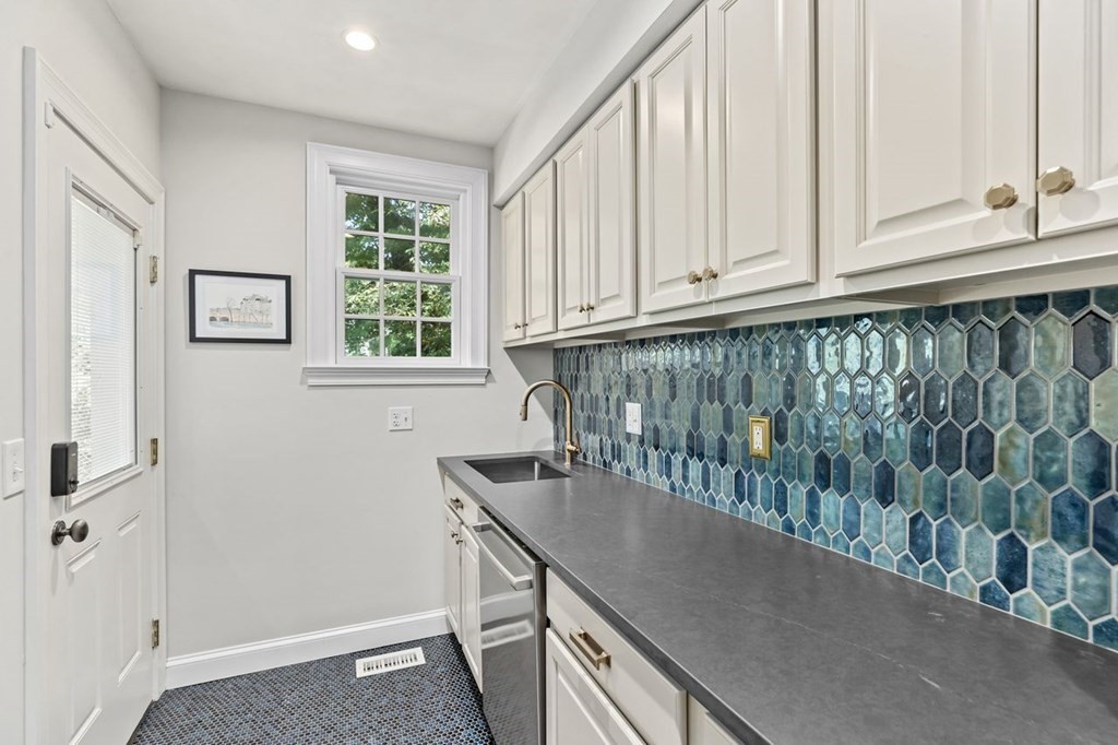 4 Clapp Brook Road Norwell, MA 02061 - Photo 10 of 42 Gallery Image 10