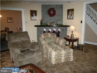 100 Old Spies Church Road Reading, PA 19606 - Photo 5 of 12 Living Room
