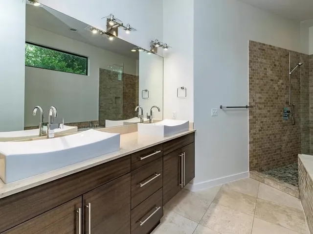 $3,900 | 1907 West 30th Street, Unit A, Austin, TX 78703