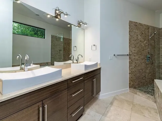 $3,900 | 1907 West 30th Street, Unit A, Austin, TX 78703