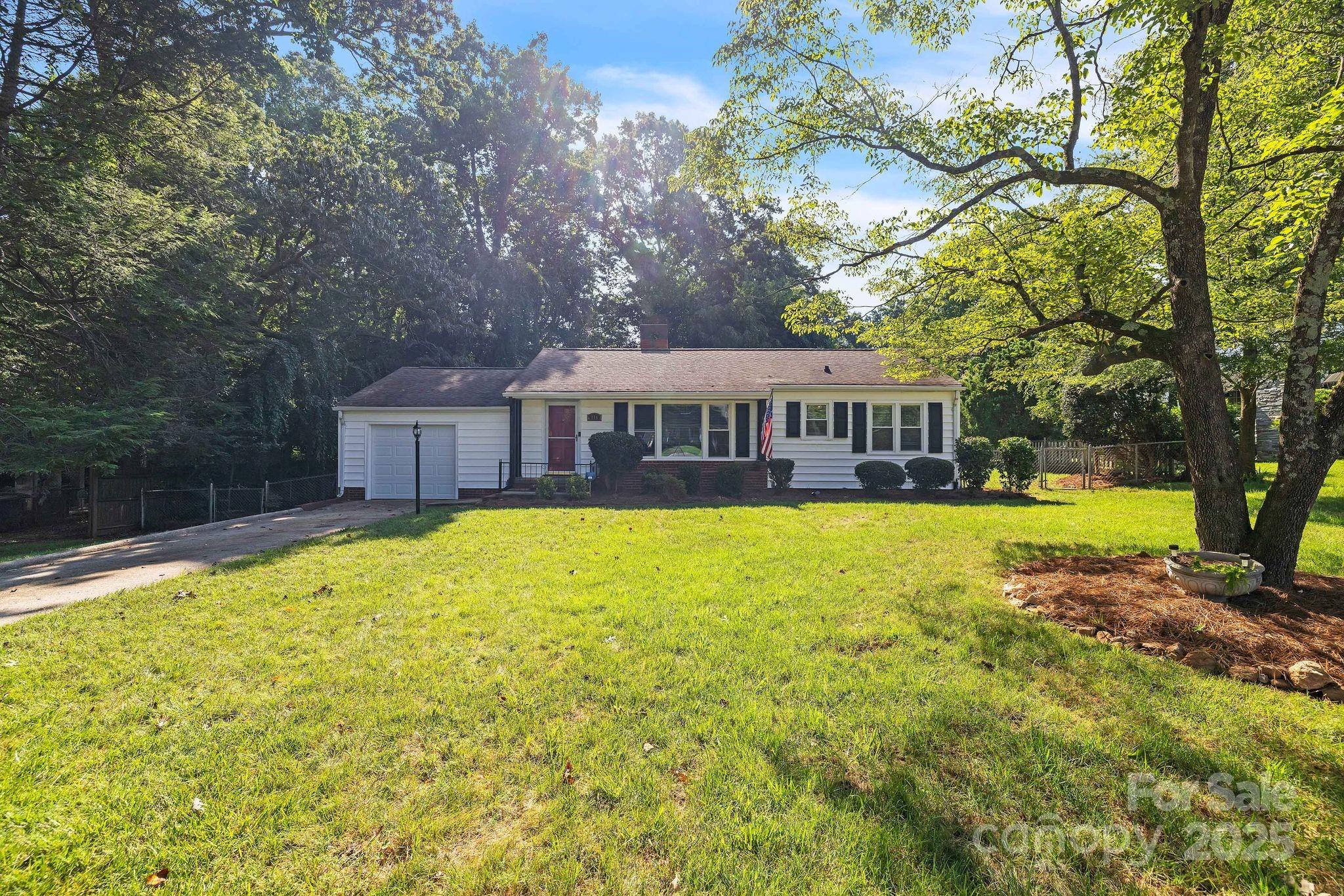 878 Henkel Road Statesville, NC 28677 - Photo 4 of 29