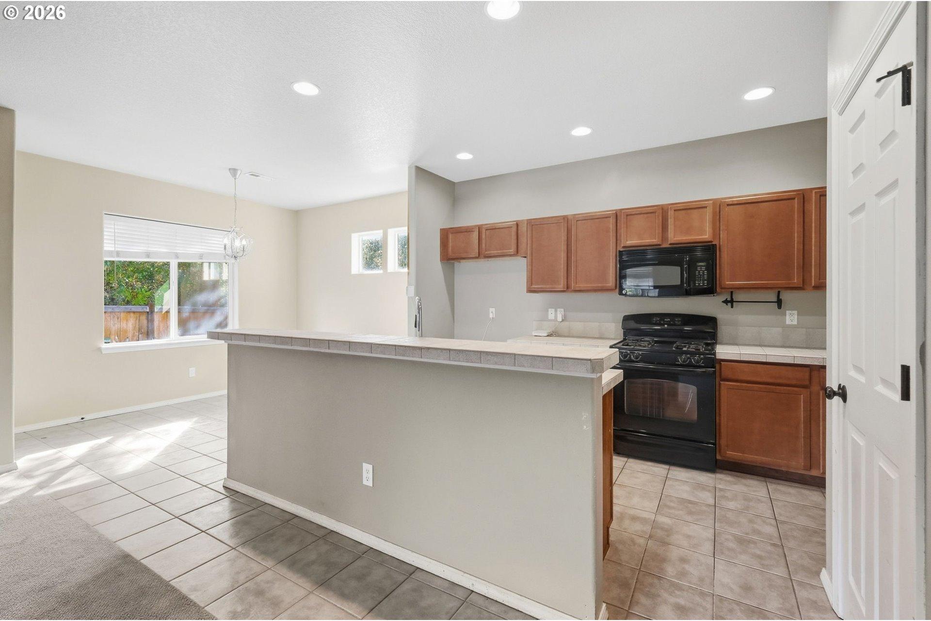 5773 Mt Vernon Road Springfield, OR 97478 - Photo 3 of 47 Gallery Image 3