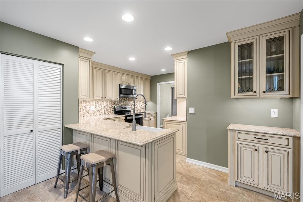 35 Ridgeview Cir Court Ballwin, MO 63021 - Photo 12 of 48