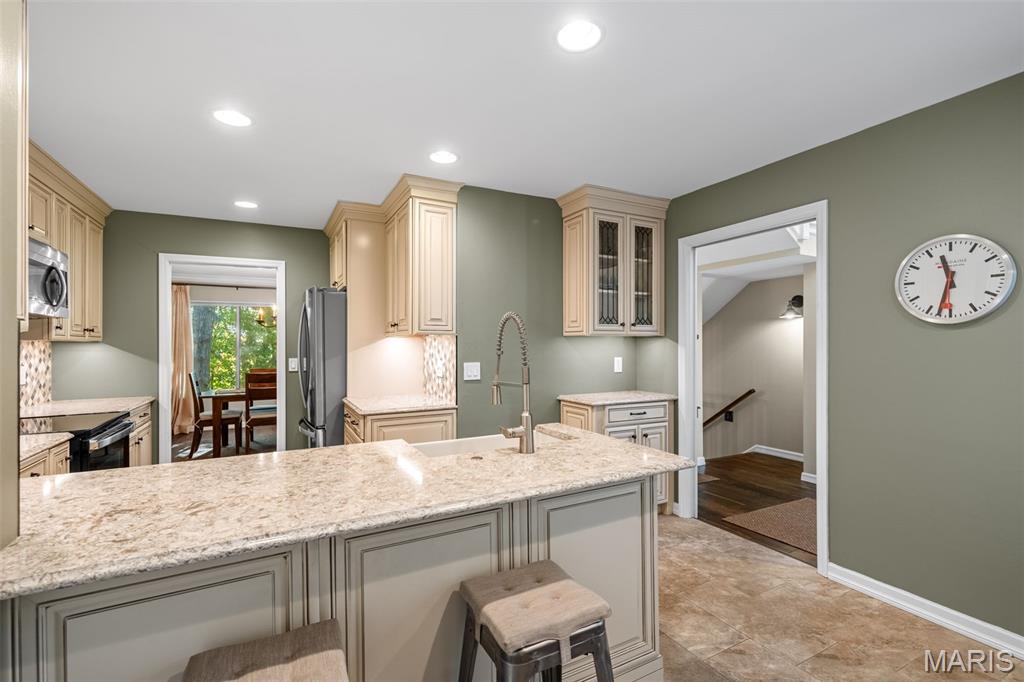 35 Ridgeview Cir Court Ballwin, MO 63021 - Photo 13 of 48