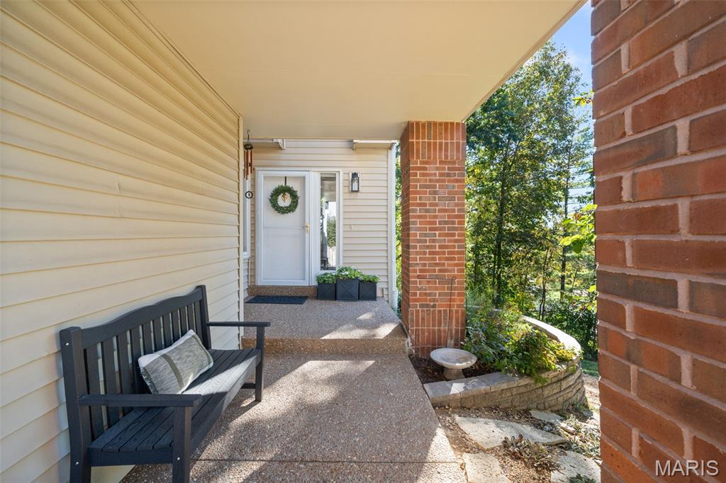 35 Ridgeview Cir Court Ballwin, MO 63021 - Photo 3 of 48