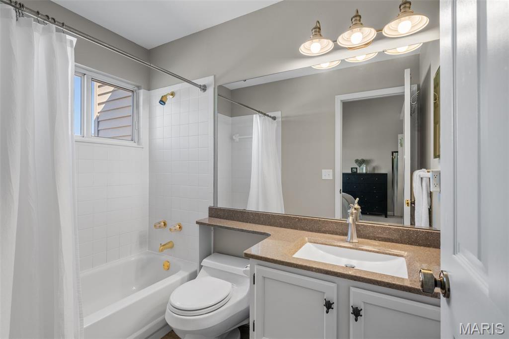 35 Ridgeview Cir Court Ballwin, MO 63021 - Photo 34 of 48