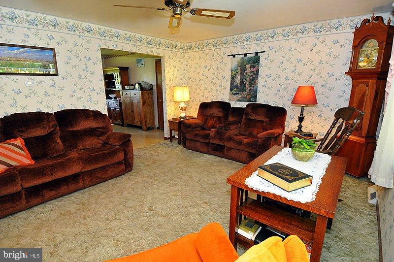 244 Brenneman Road Lancaster, PA 17603 - Photo 3 of 19 Gallery Image 3