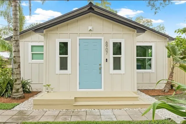 $2,500 | 6907 North 20th Street, Tampa, FL 33610