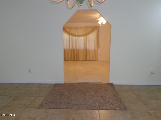 828 Tegarden Road Gulfport, MS 39507 - Photo 14 of 27 015