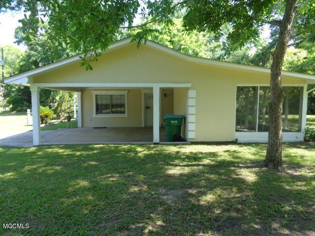 828 Tegarden Road Gulfport, MS 39507 - Photo 4 of 27 004