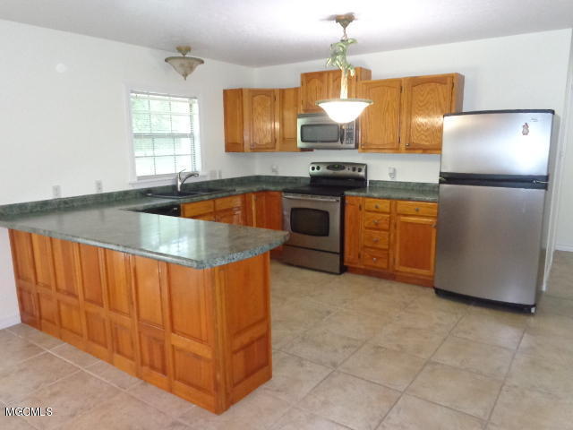 828 Tegarden Road Gulfport, MS 39507 - Photo 9 of 27 009