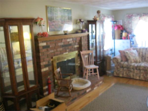 96 Hollytree Road Stoughton, MA 02072 - Photo 5 of 9 Gallery Image 5