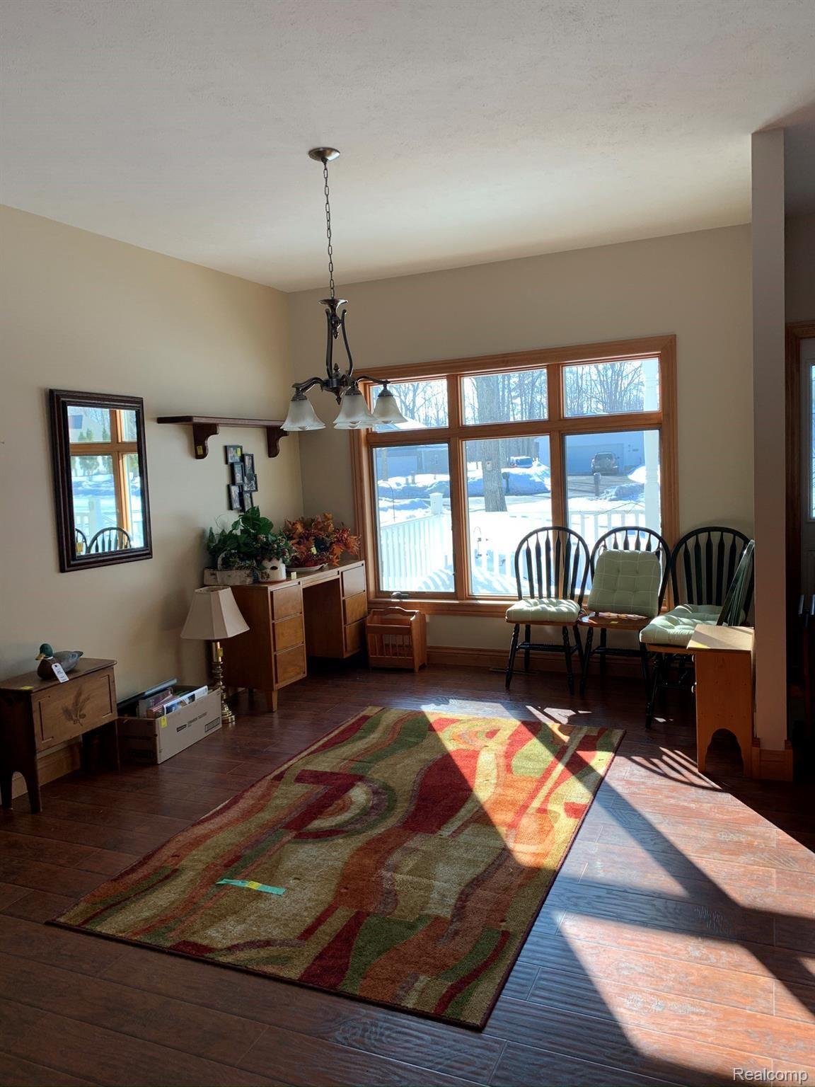 65 Tipperary Road Gladstone, MI 49837 - Photo 6 of 32 Dining.jpeg