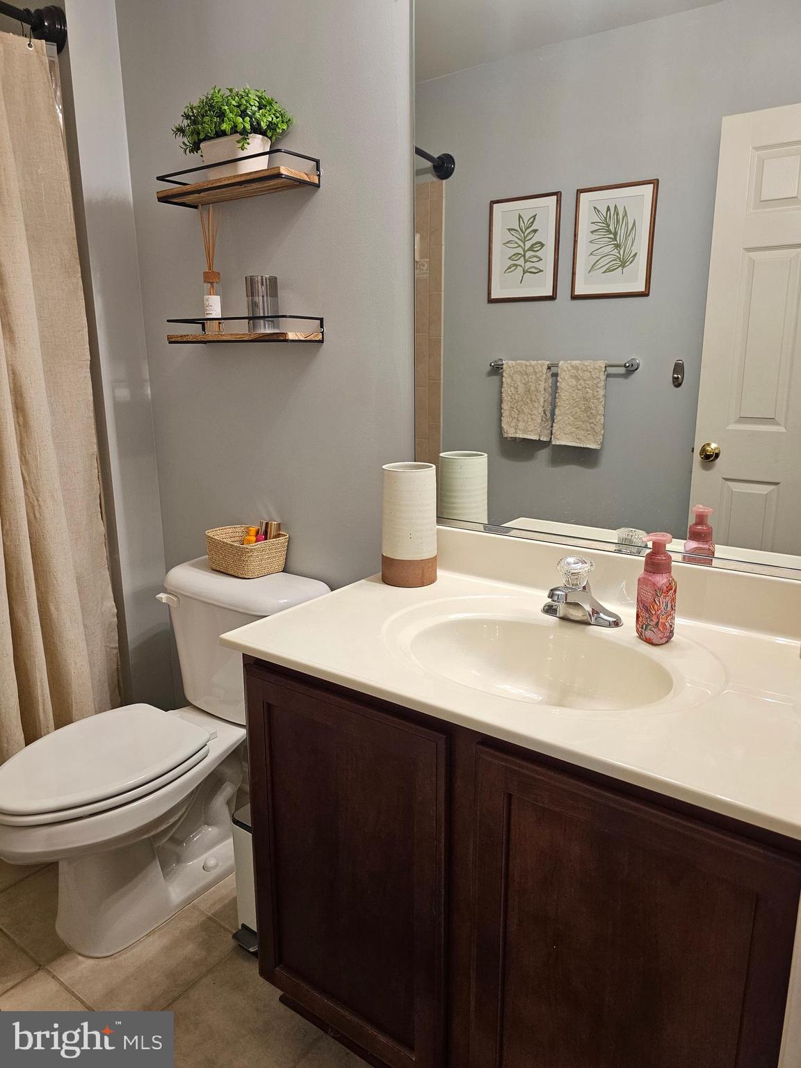 64 Milestone Court Chambersburg, PA 17201 - Photo 53 of 59 Oversize single sink vanity.