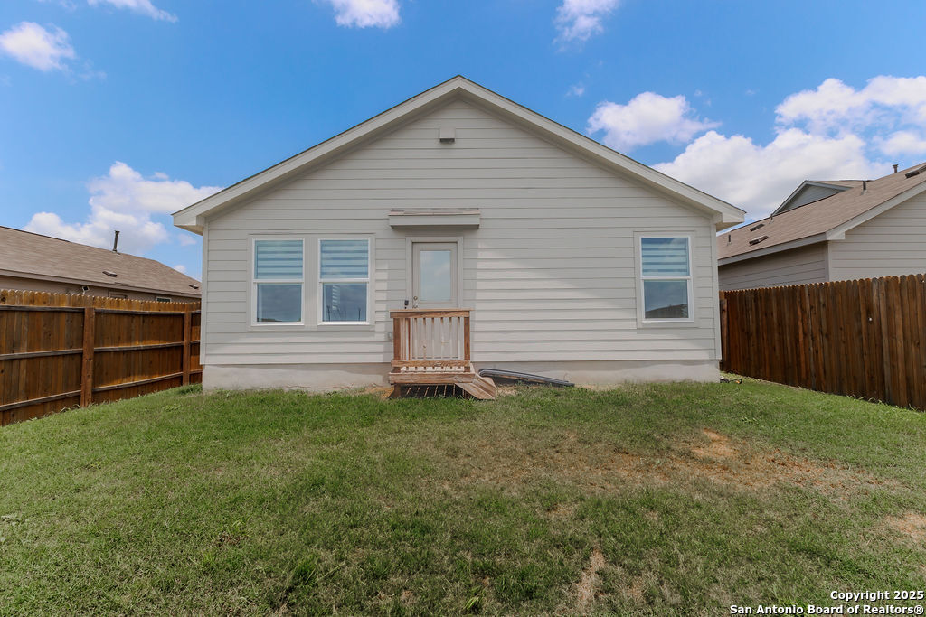 10502 Torroja Way Converse, TX 78109 - Photo 30 of 35 a view of a backyard