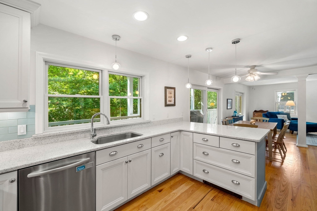 4 Deer Haven Road Beverly, MA 01915 - Photo 3 of 39