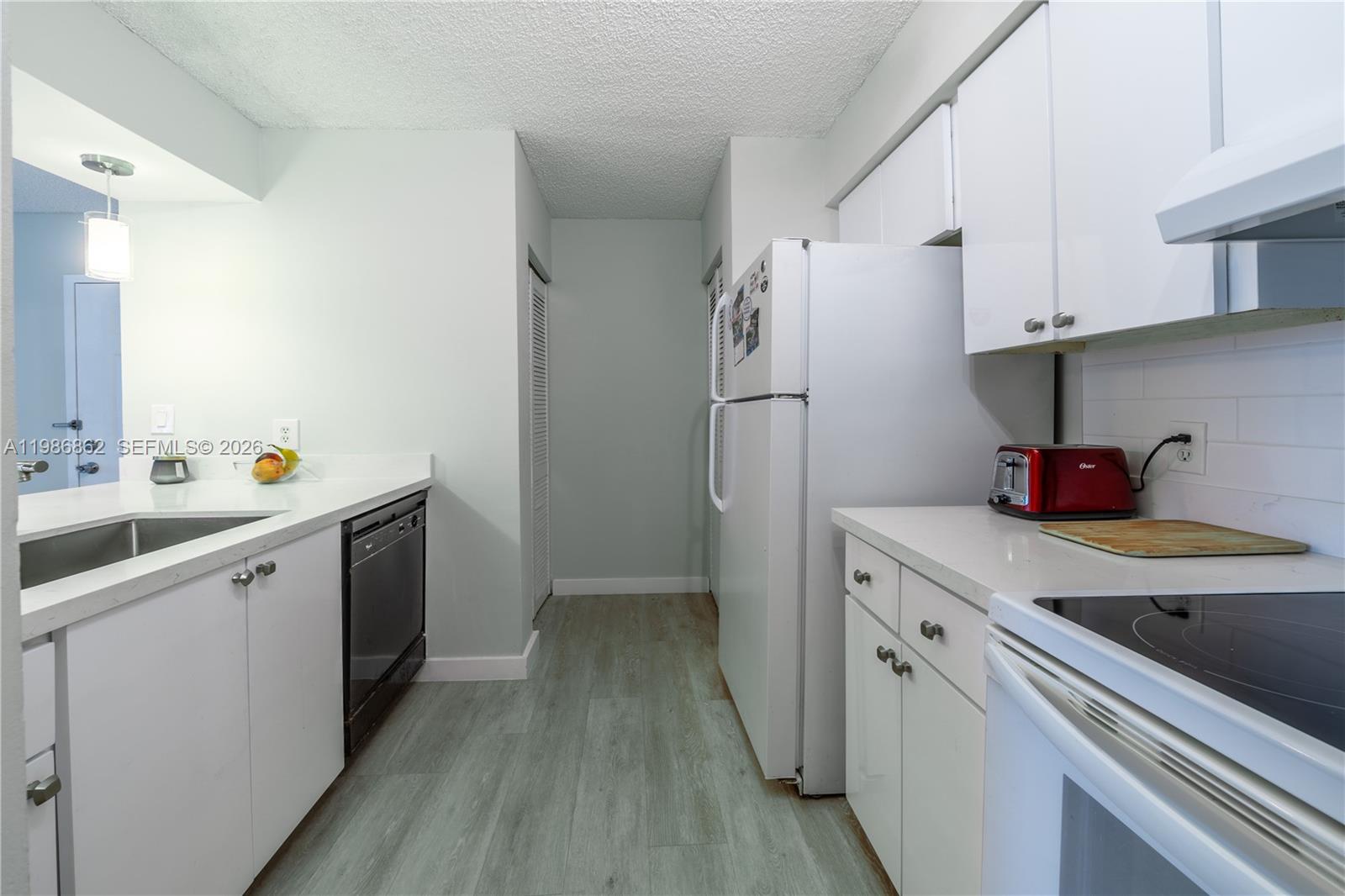 620 South Park Road, Unit 182 Hollywood, FL 33021 - Photo 2 of 7