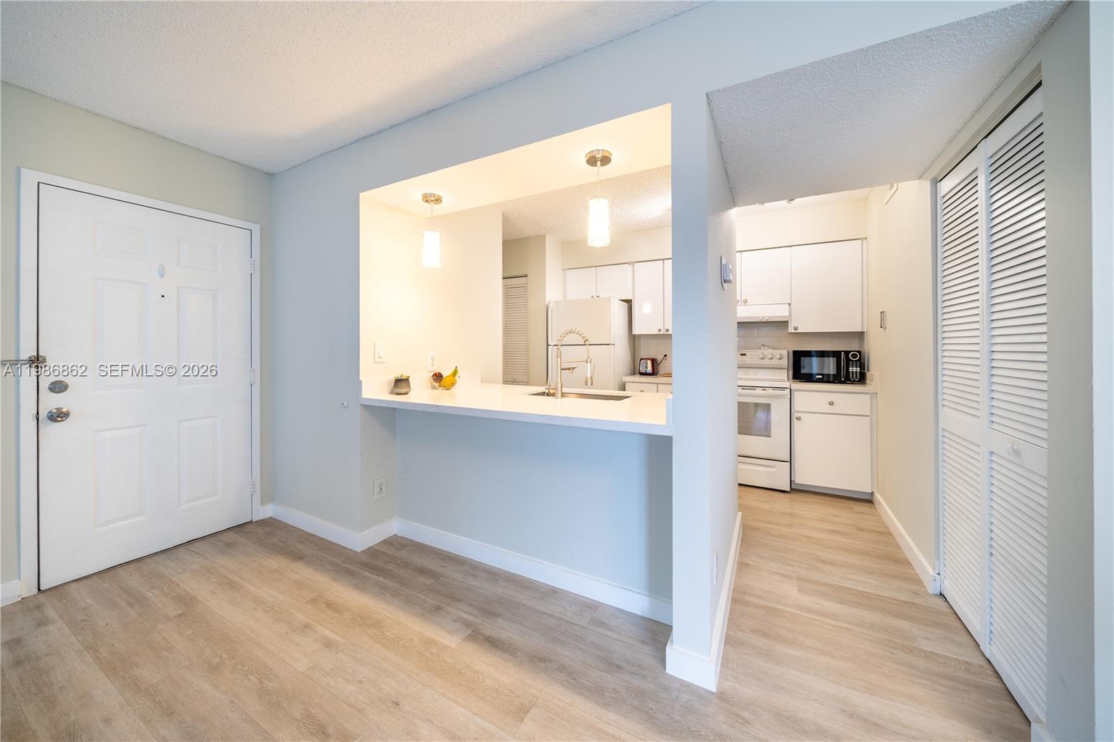 620 South Park Road, Unit 182 Hollywood, FL 33021 - Photo 4 of 7