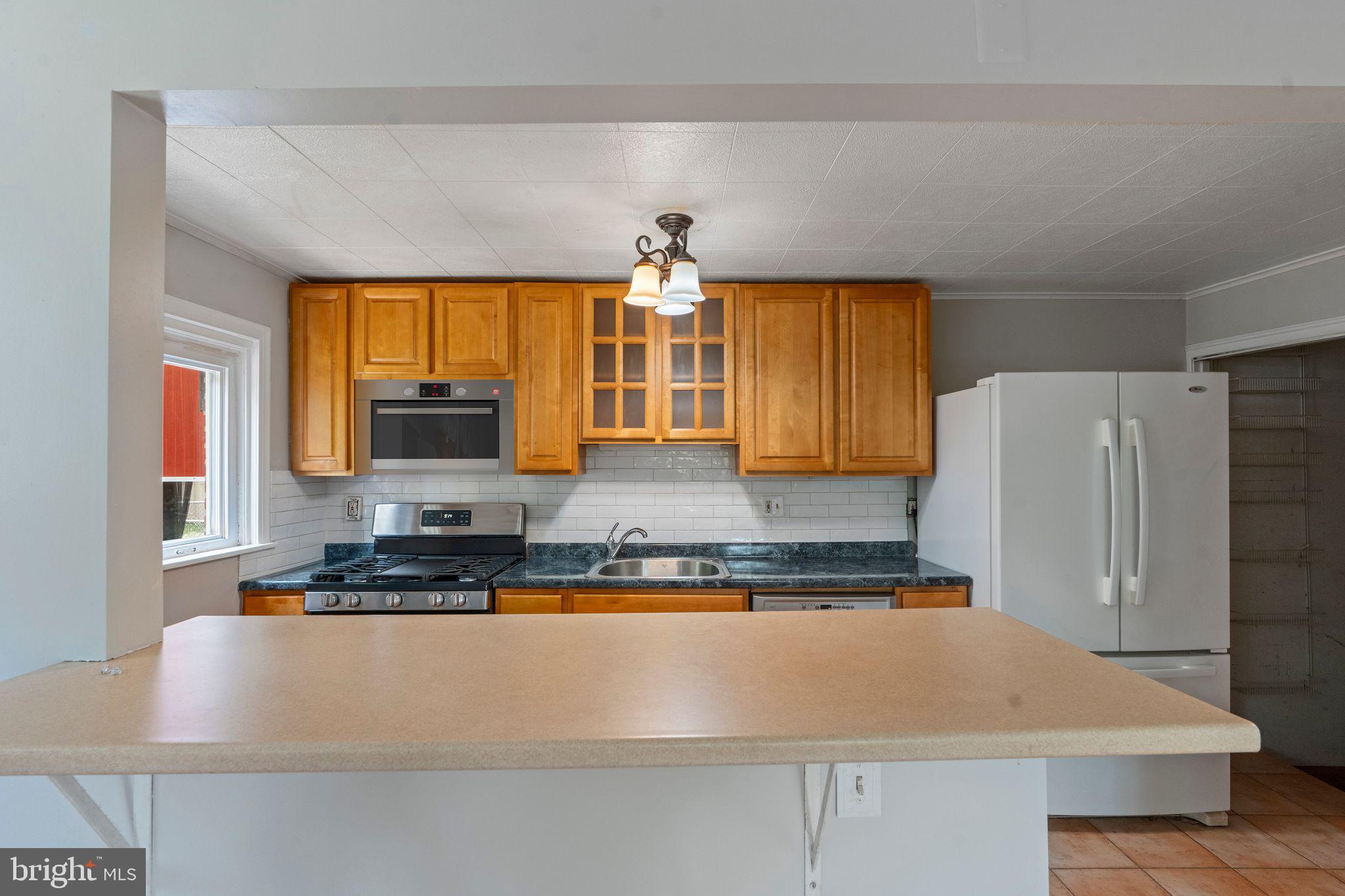 8324 Ridgeway Street Philadelphia, PA 19111 - Photo 7 of 21 Gallery Image 7