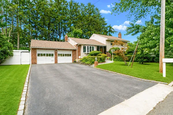 $799,000 | 11 Carrol Place, Greenlawn, NY 11740